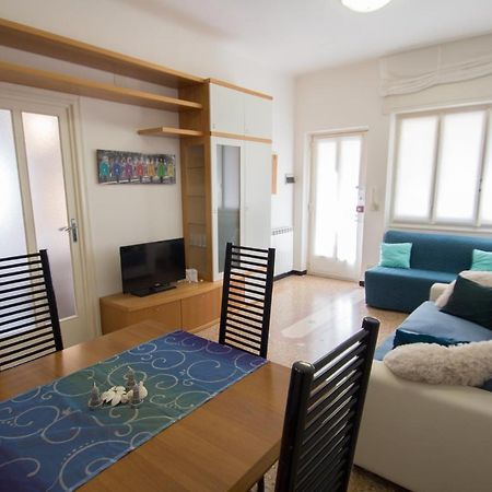 Grande Bilocale Con Giardino E Posto Auto Privato Comodo Al Mare Varazze Exteriör bild